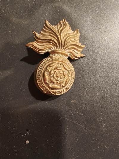 老王徽章第183期 - 英国皇家燧发枪团帽徽    一战时期