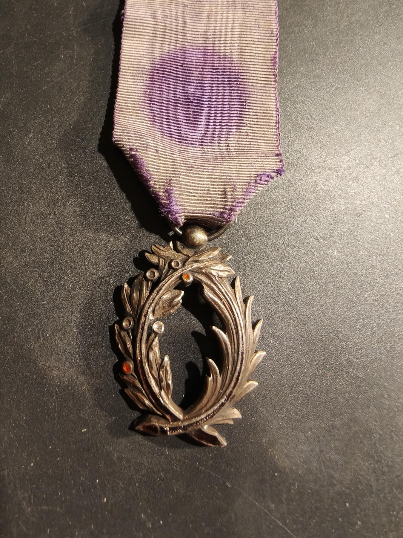 老王徽章第183期 法国骑士级棕榈叶勋章     原盒    银质珐琅珠宝商版本    野猪头银标