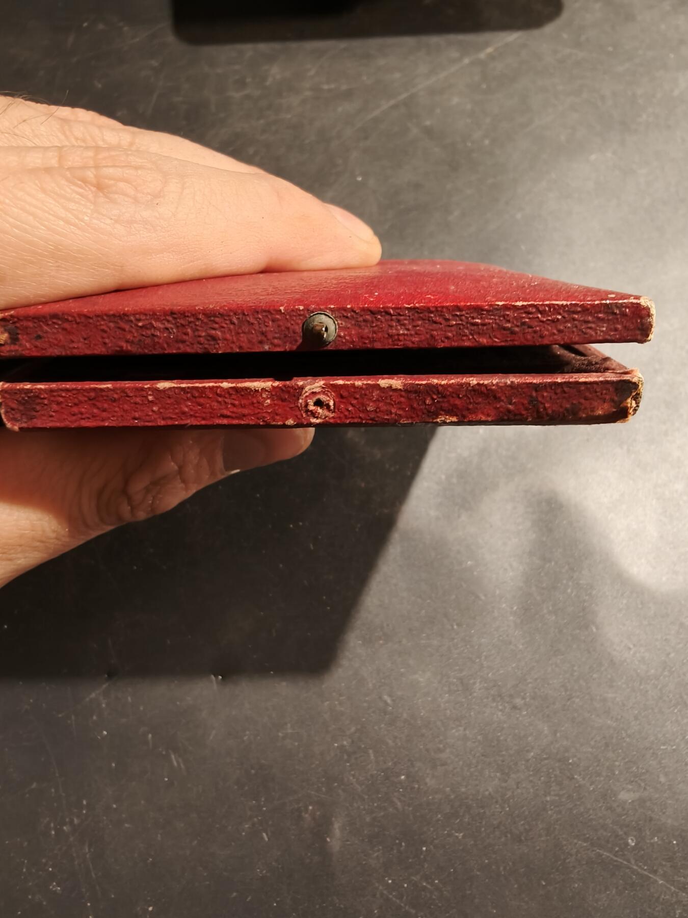 老王徽章第183期 法国1906年《小日报》“智力竞赛与问题大奖赛”大铜章      原盒，盒子卡扣不严     直径58mm    重量83.4g