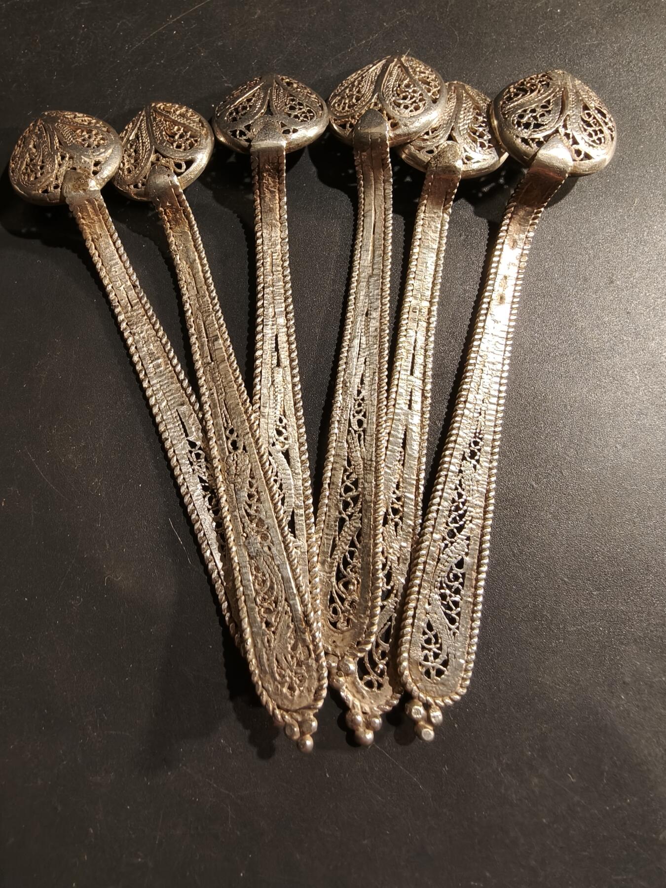 老王徽章第183期 法国殖民地镂空银勺一组6个    山羊头800银标     71.6g