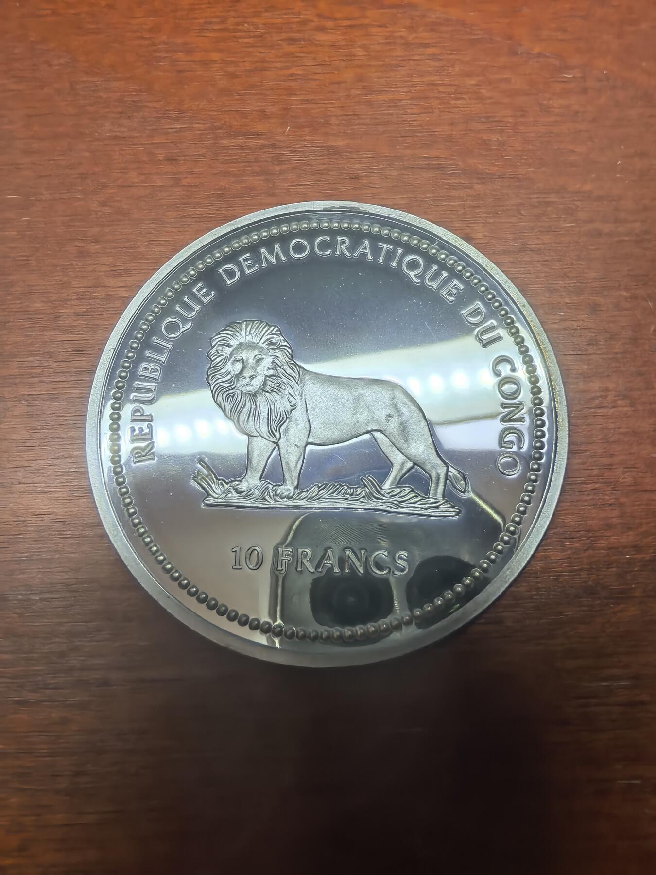 长老汇马年精选第一场拍卖 2002刚果非洲珍稀蝴蝶之多彩深绿蝴蝶10法郎全息幻彩精制银币，25.95克925银，1.5万枚，克书65美金