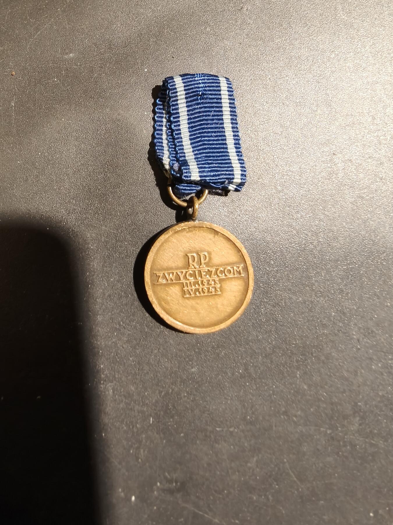 老王徽章第183期 波兰二战奥德-尼斯河国境变更奖章迷你章