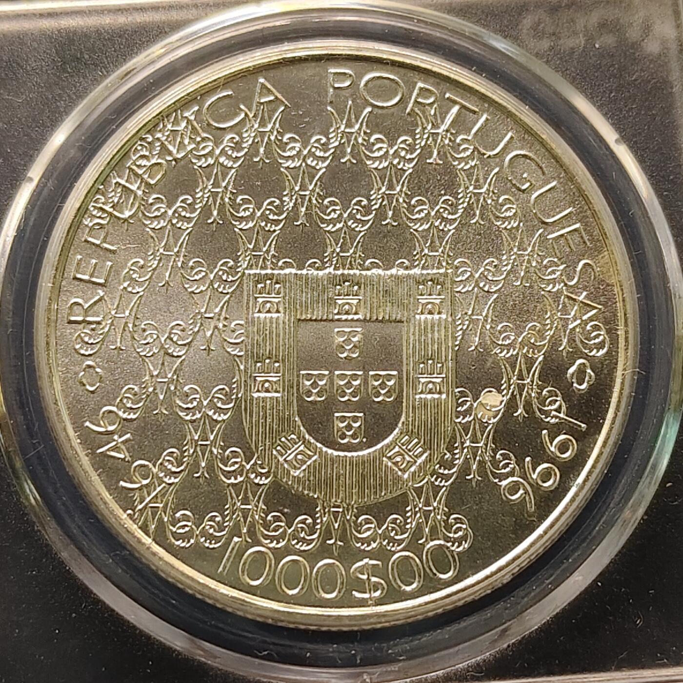 【全场包邮】纯粹捡漏拍505场 葡萄牙1996年1000埃斯库多圣母抱子克朗型原光纪念银币【40毫米28克50%】-公博MS66