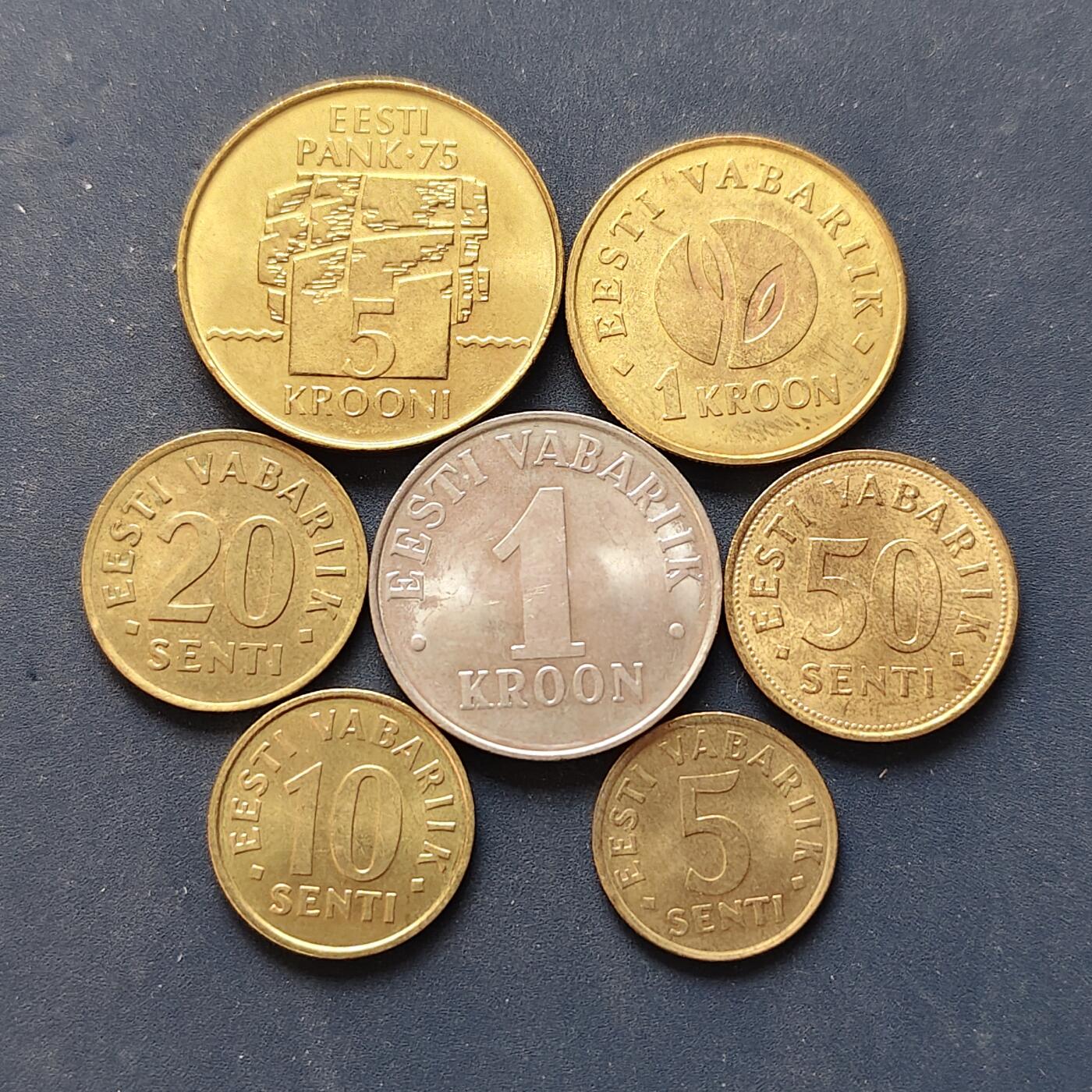 【全场包邮】纯粹捡漏拍504场-更新中 爱沙尼亚各年份7枚套币-含2枚纪念币