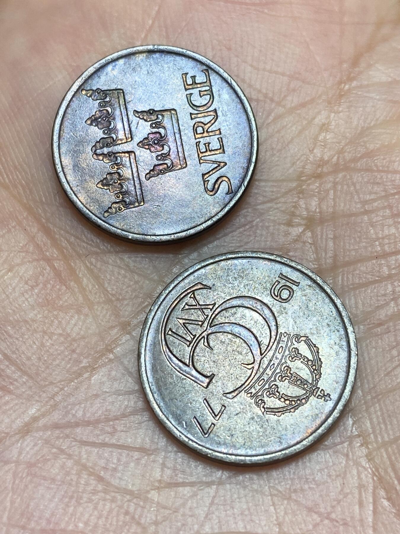 2026年第二十八场(总第一百九十七场）新春初七特拍场(佣金3%最低1元) 瑞典🇸🇪1972年5欧尔，1977年5欧尔(古斯塔夫六世和卡尔十六世古斯塔夫时期)