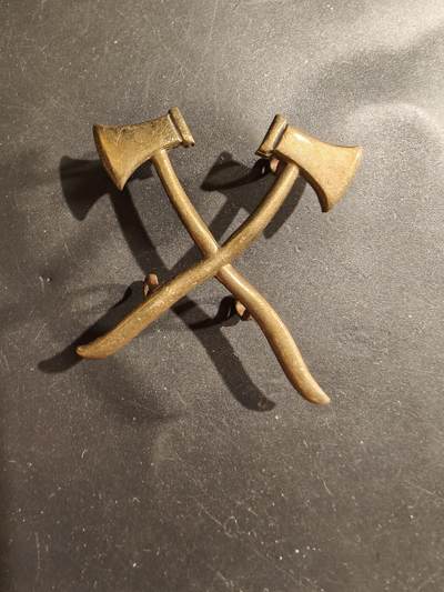 老王徽章第183期 - 英国皇家工兵(先锋营)帽徽     一战时期