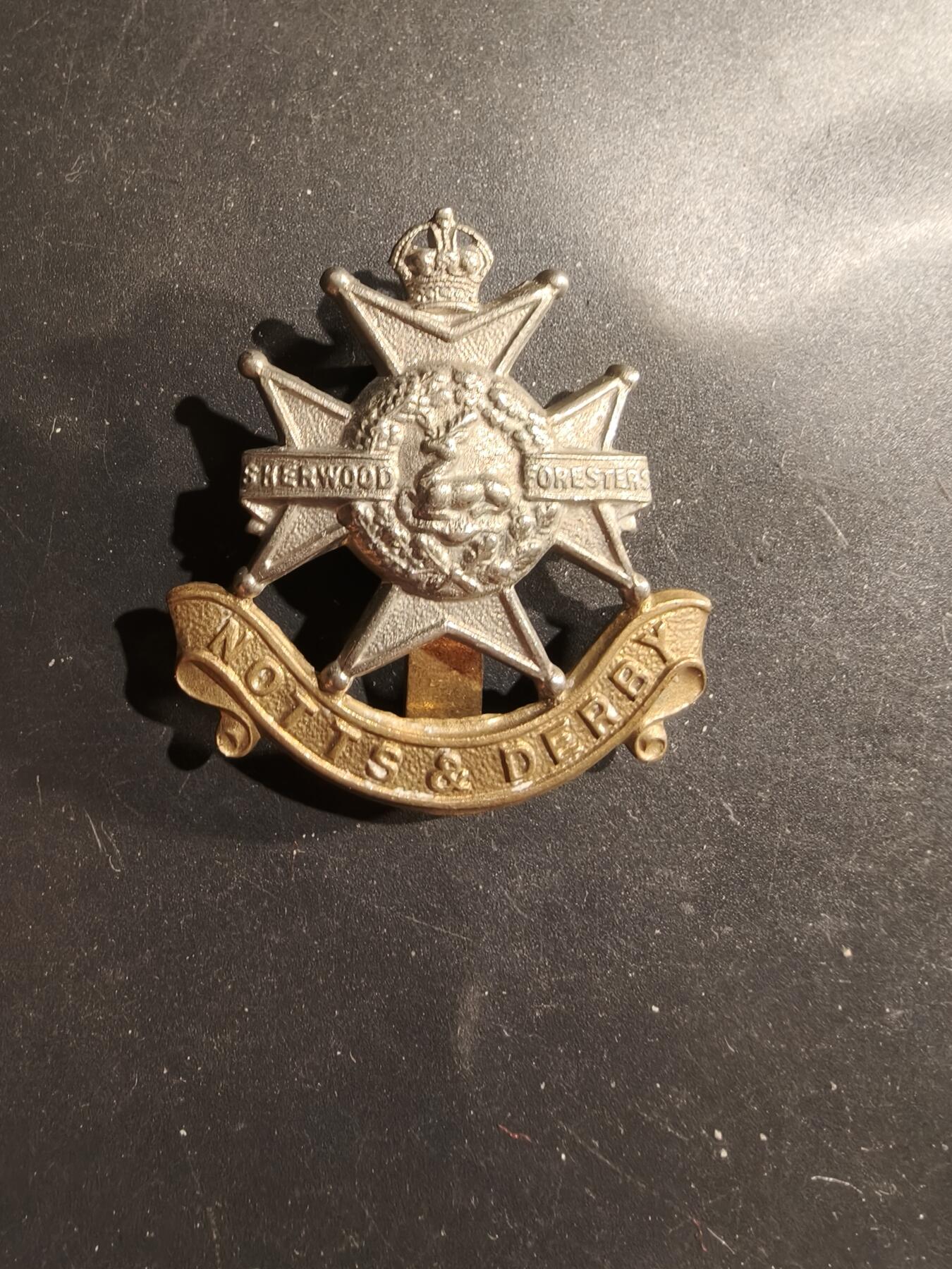 老王徽章第183期 英国诺茨&德比郡步兵团帽徽     一战时期