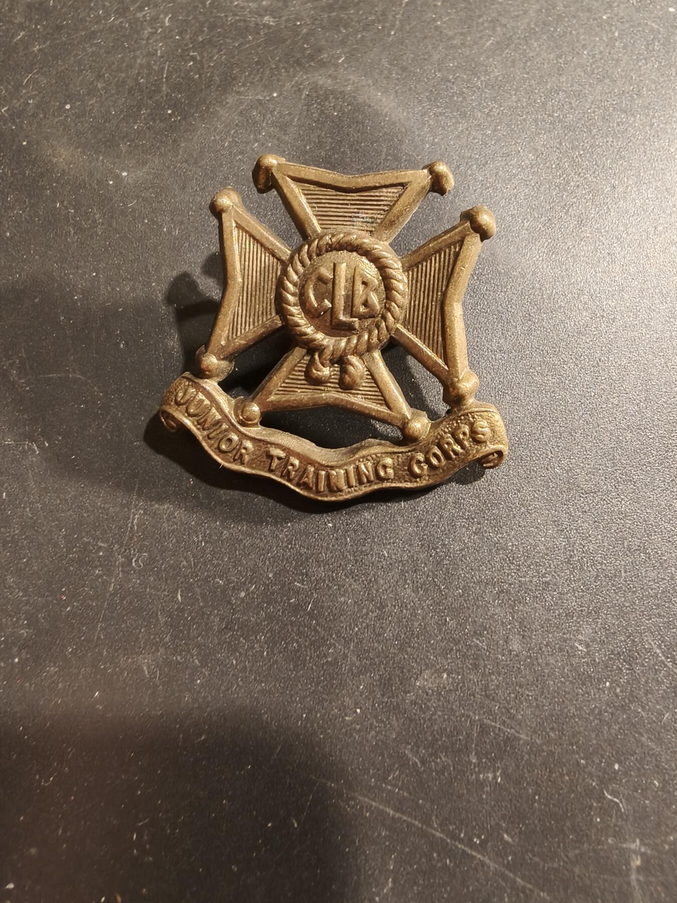 老王徽章第183期 英国教会少年军帽徽    教会少年军主要在英联邦国家活动，致力于为青年提供体育、训练和宗教指导      一战时期