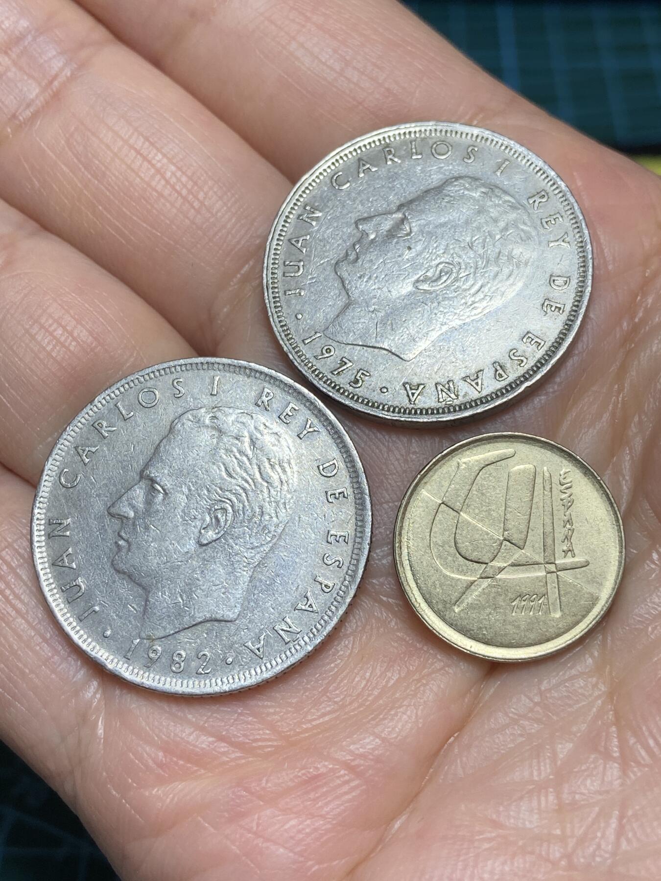 2026年第二十八场(总第一百九十七场）新春初七特拍场(佣金3%最低1元) 西班牙🇪🇸1975年82年25比塞塔，1999年5比塞塔(胡安·卡洛斯一世时期)