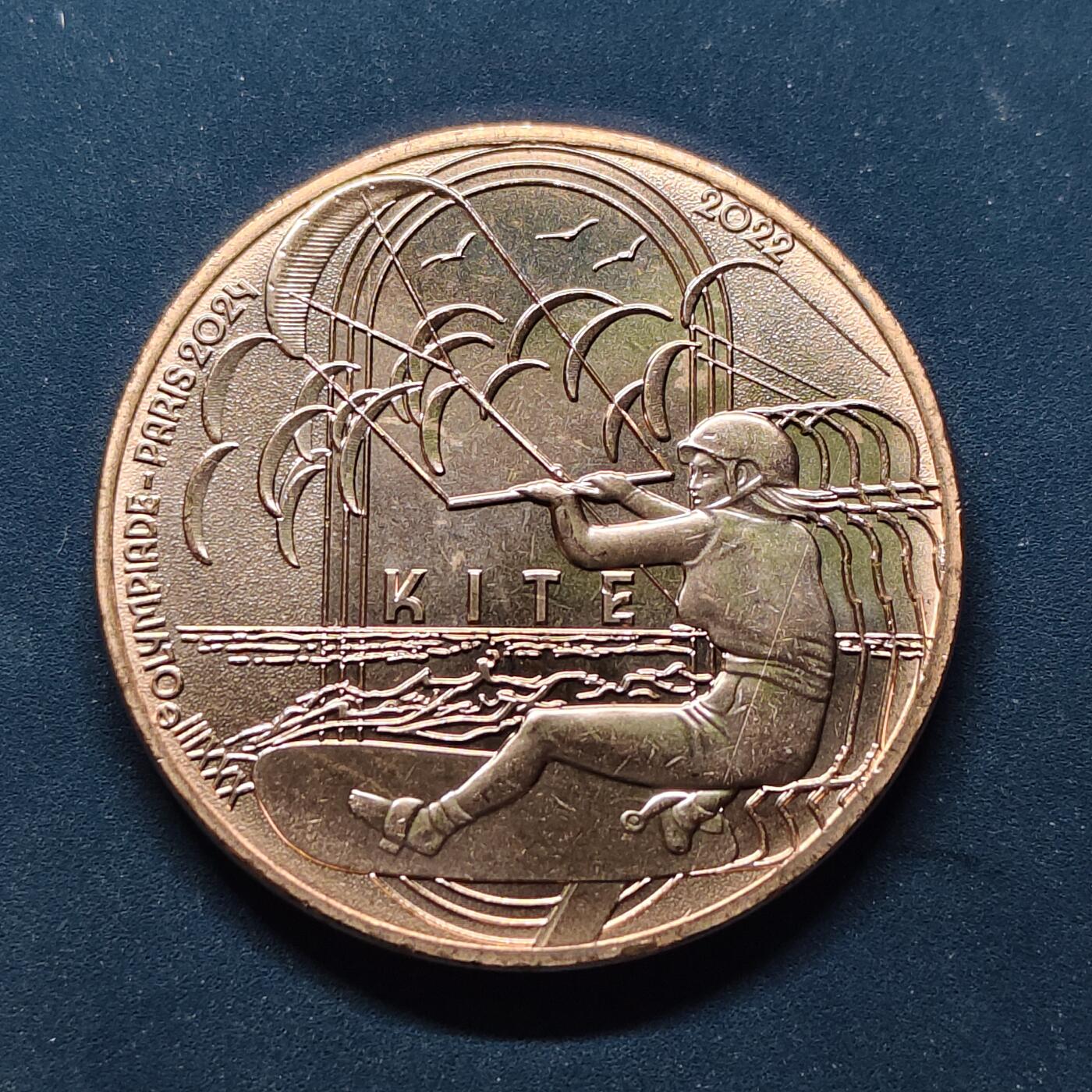 【全场包邮】纯粹捡漏拍504场-更新中 法国2022年1/4欧元巴黎奥运会风筝冲浪纪念币
