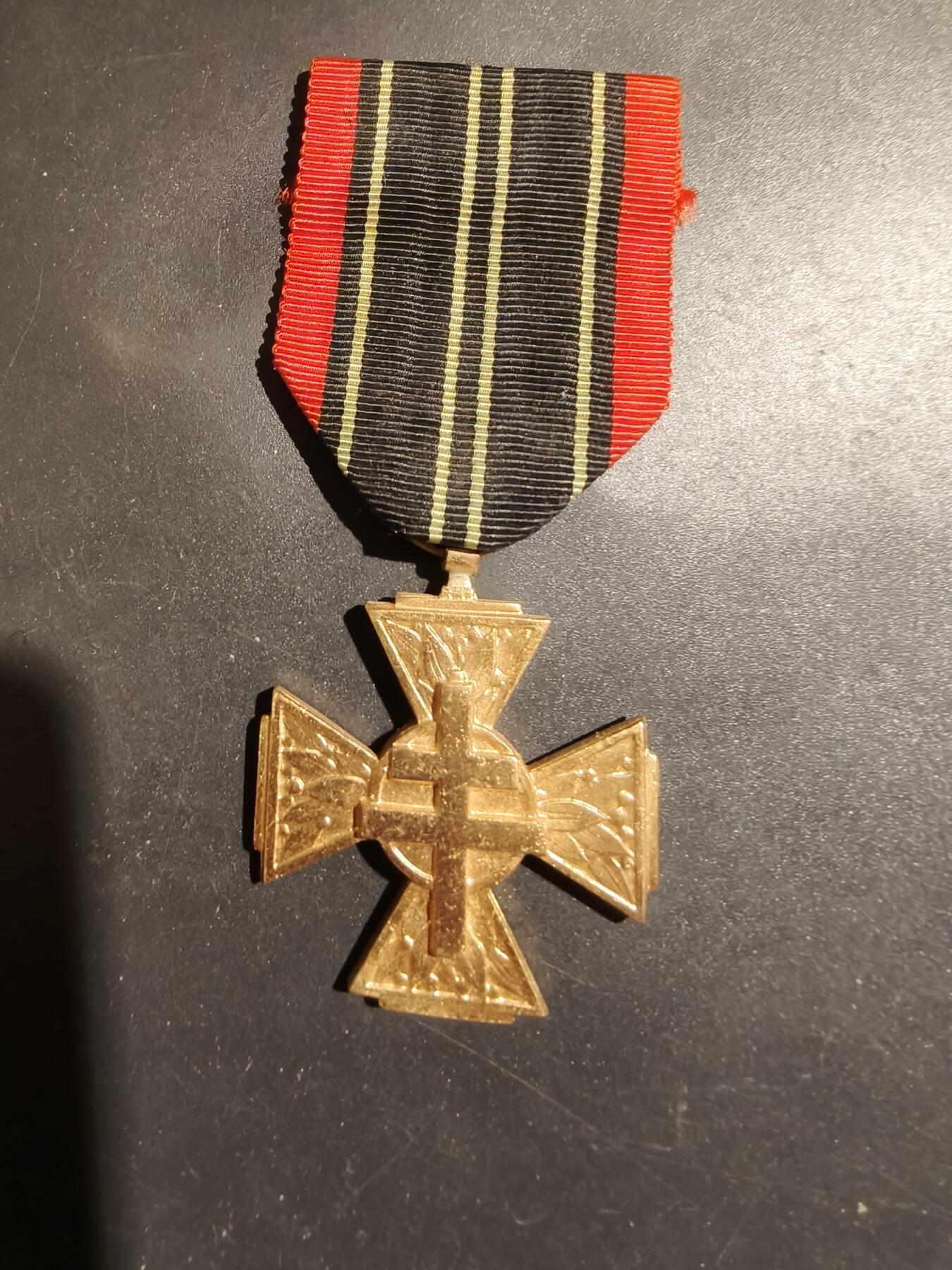 老王徽章第183期 法国二战抵抗组织志愿者服役十字奖章