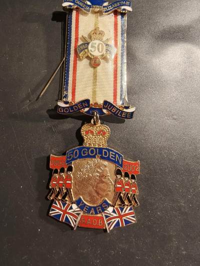 老王徽章第183期 - 英国皇家野牛兄弟会庆祝伊丽莎白二世女王加冕50周年纪念章