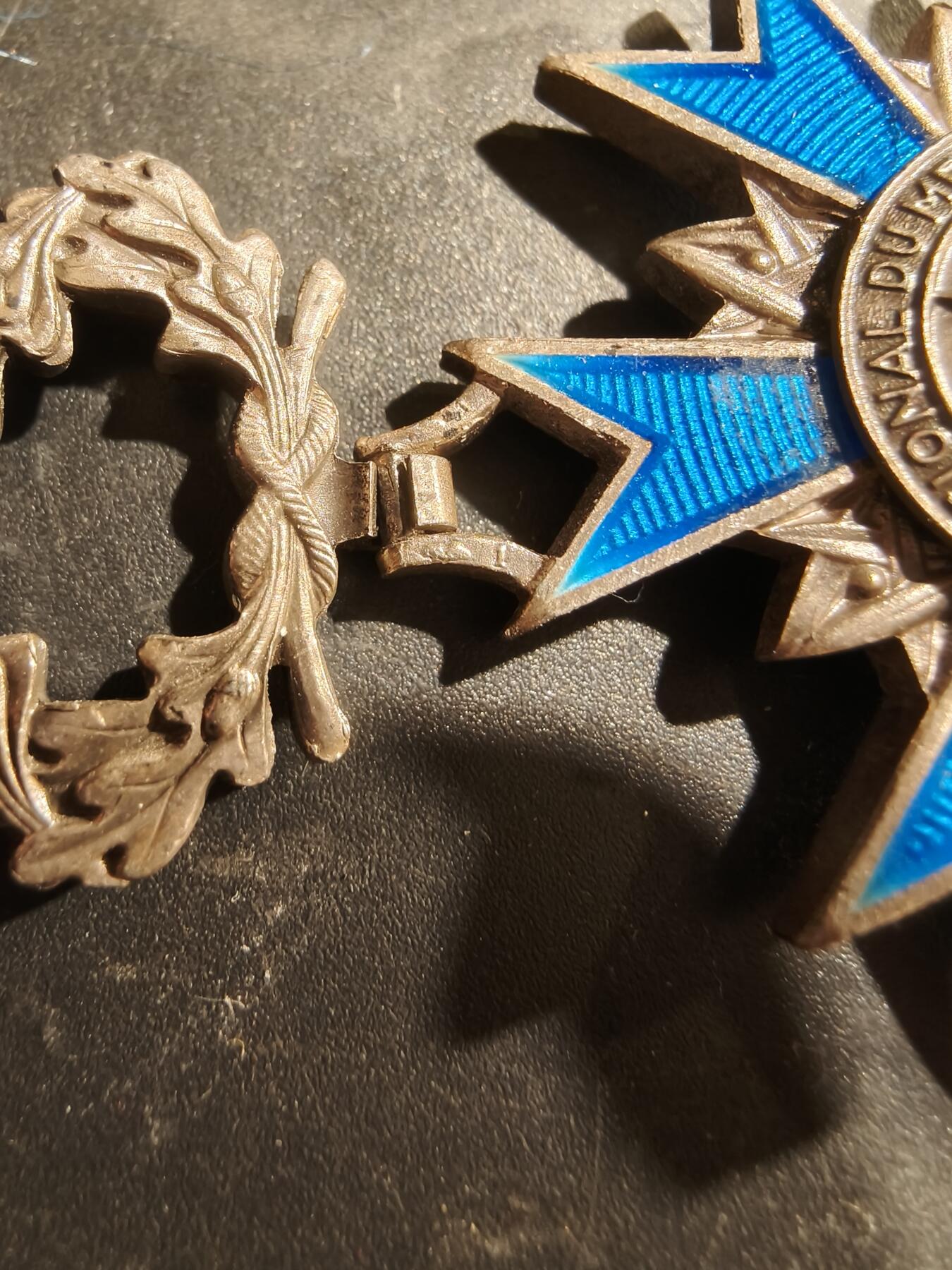 老王徽章第183期 法国骑士级国家功勋勋章    原盒     早期950银质珐琅     24.1g