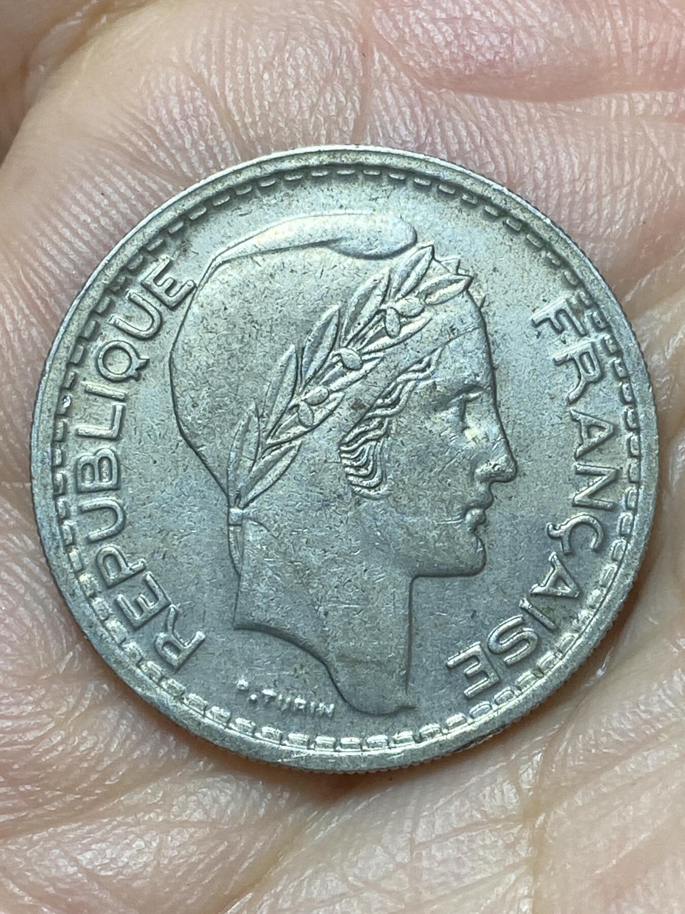 2026年第二十九场(总第一百九十八场）英国一线回流散币新年初九特拍场第一场(免佣金) 法兰西第四共和国1948年10法郎(小头版，B标博蒙莱罗热造，仅发行3年)