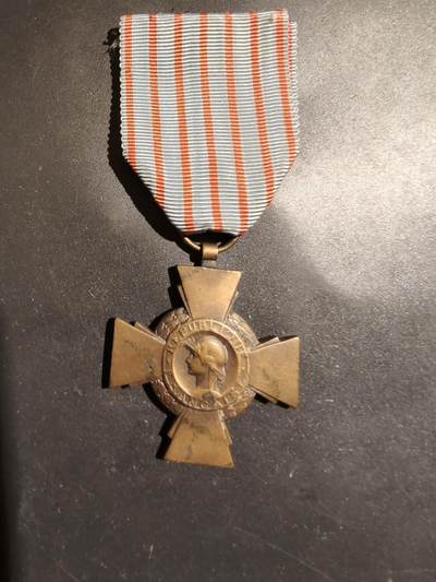 老王徽章第183期 - 法国战斗十字奖章