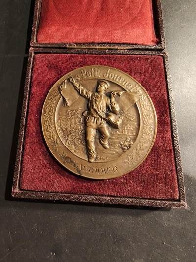 老王徽章第183期 - 法国1902年《小日报》“智力竞赛与问题大奖赛”大铜章      原盒，盒子无卡扣     直径58mm    重量95g