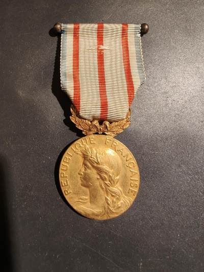老王徽章第183期 - 法国慈善大奖金级奖章