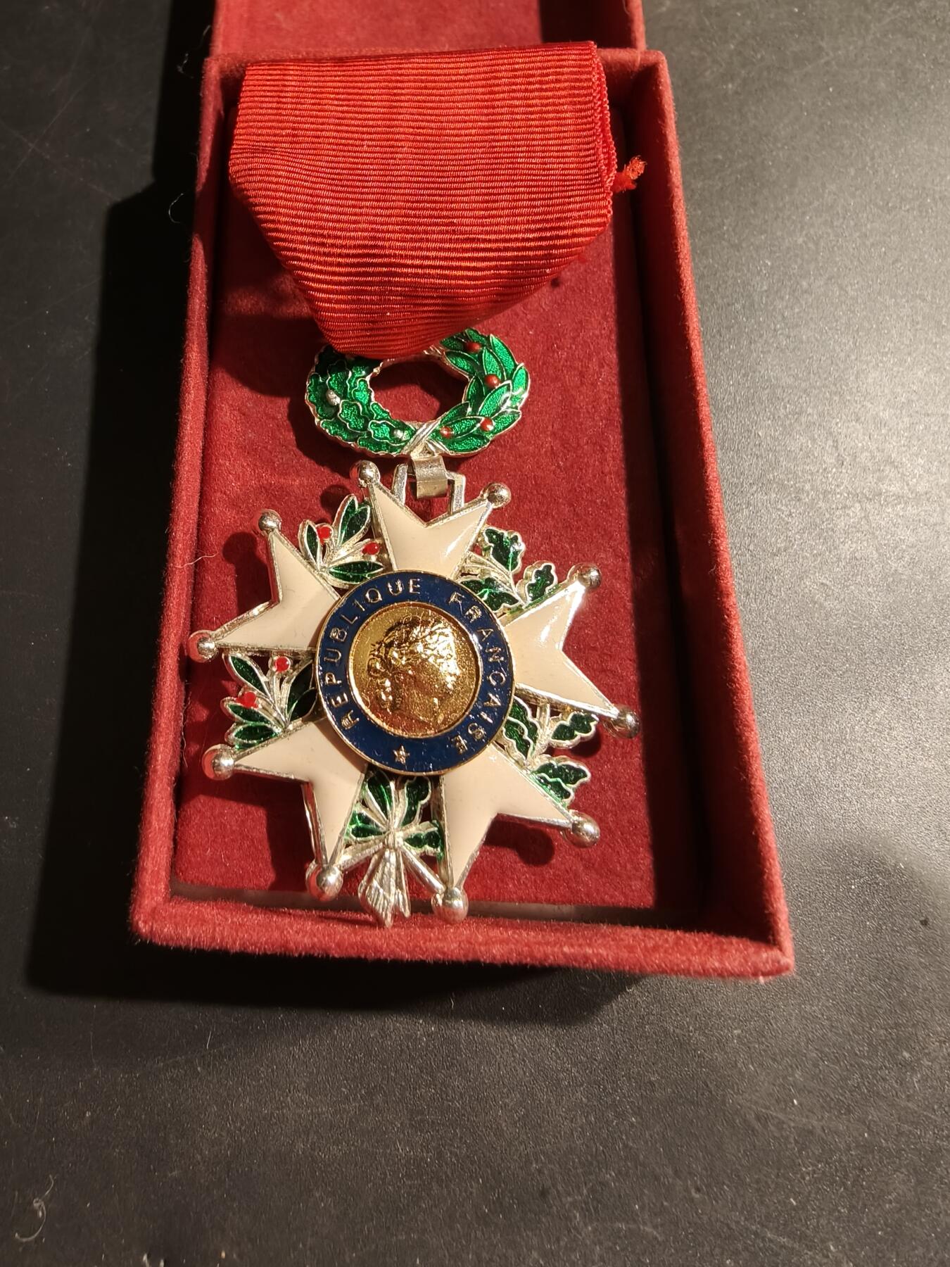 老王徽章第183期 法国骑士级荣誉军团勋章     原盒    五共时期