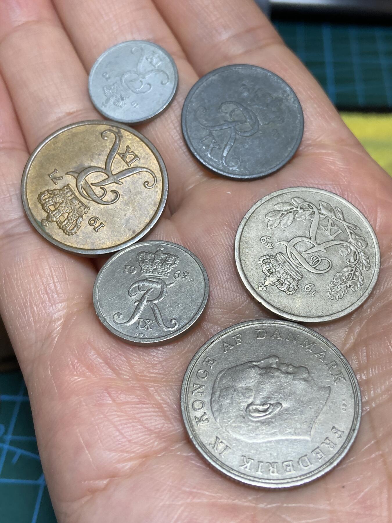 2026年第二十八场(总第一百九十七场）新春初七特拍场(佣金3%最低1元) 丹麦🇩🇰6枚：1970年1欧尔，71年5欧尔，53年2欧尔，62年10欧尔，49年25欧尔，61年1克朗(弗雷德里克九世时期)