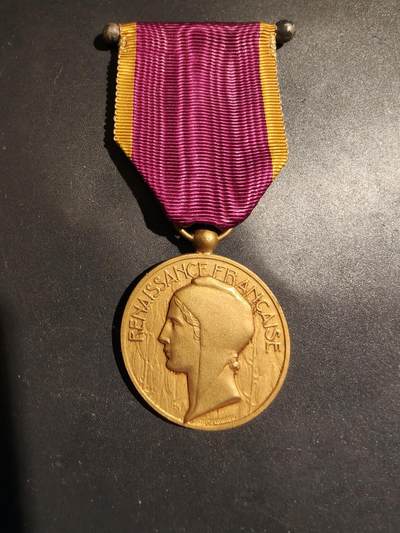 老王徽章第183期 - 法国金级艺术复兴功绩奖章