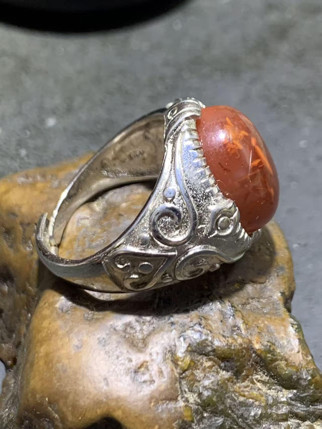 精美柿子红冻料火焰纹南红玛瑙活口霸气戒指一枚