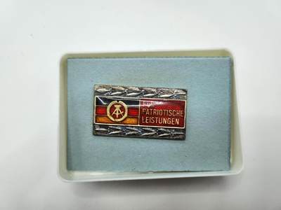 南水社第二次拍卖 - 民主德国民防阵线（银级）证章带盒