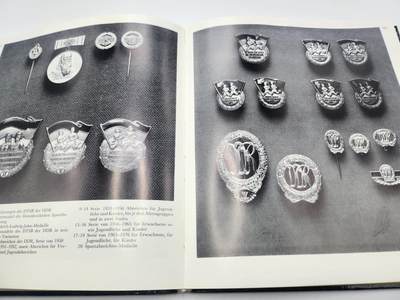 南水社第二次拍卖 德意志民主共和国勋章图鉴 德意志民主共和国军事出版社出版（详情请看介绍）