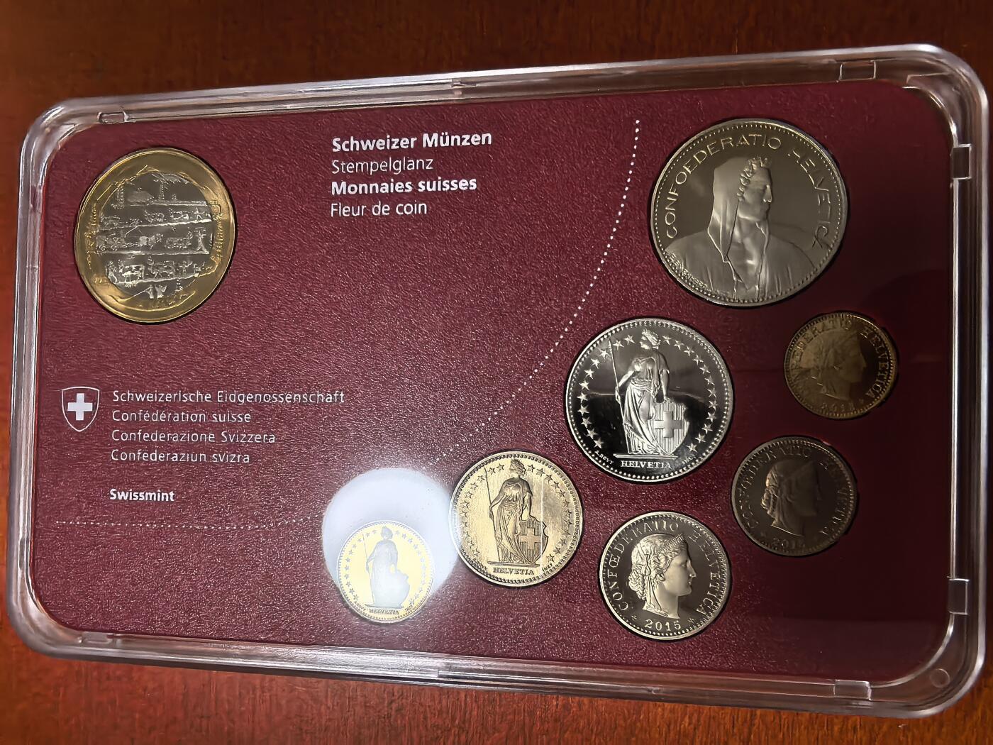 长老汇马年精选第二场拍卖 2015瑞士精制币8枚套，盒证全，含10法郎精制双色币1枚