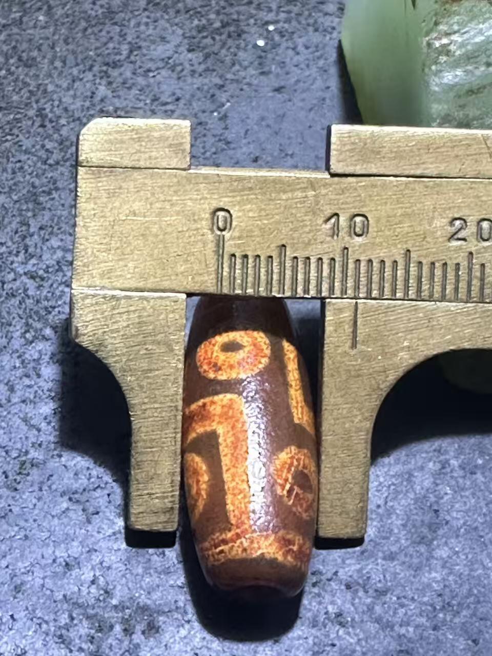 仅此一颗，藏传包浆风化六眼随形天珠一颗，