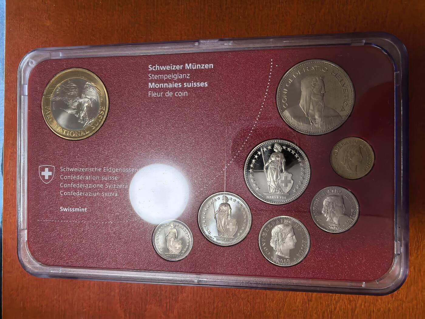 长老汇马年精选第二场拍卖 2008瑞士精制币8枚套，盒证全，3286套，克书90美金，含10法郎精制双色币1枚