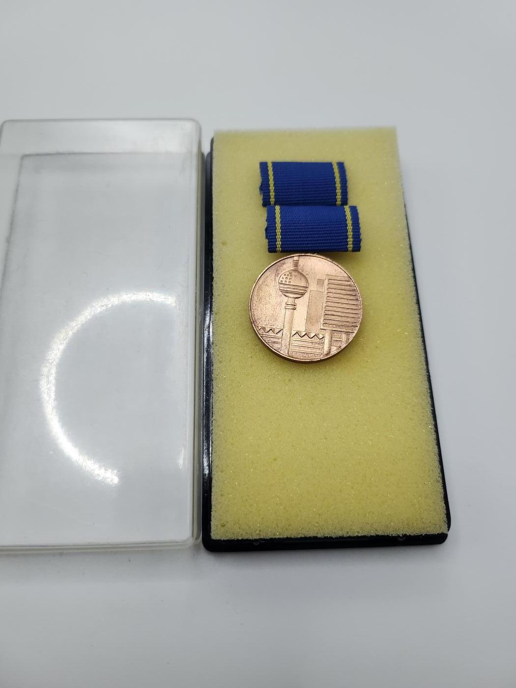 南水社第二次拍卖 德意志民主共和国建筑领域杰出成就铜质奖章 盒略完好