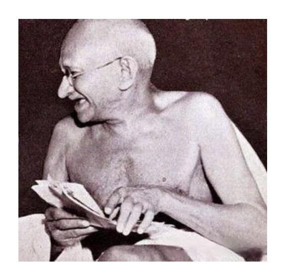 【艺术】法国艺术大章 世界伟人圣雄甘地 高浮雕精制椭圆型超大铜章 56×60MM厚8MM 120克