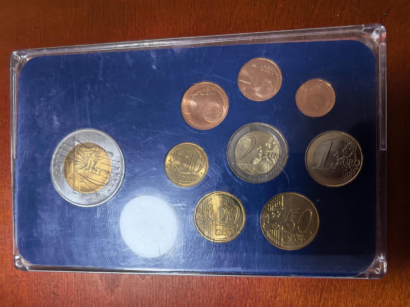 长老汇马年精选第二场拍卖 2013卢森堡欧元8枚欧元套币，含1枚2欧元双金属试铸币