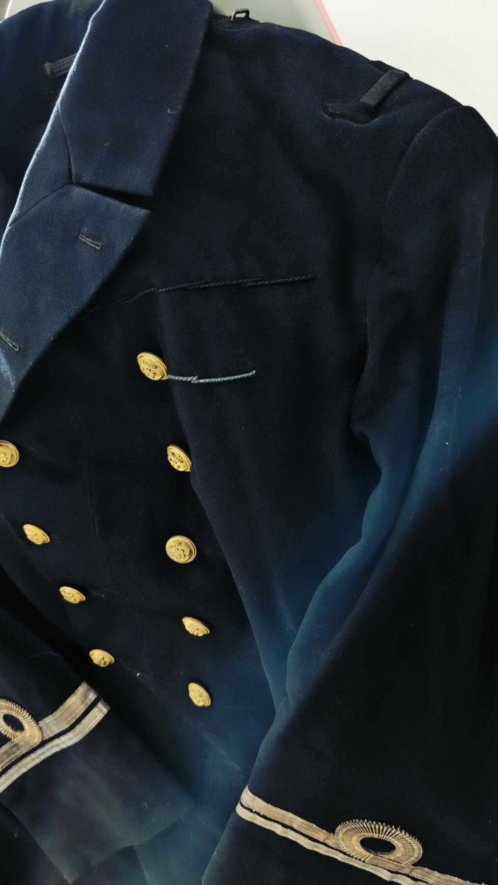 东亚勋章徽章主题拍卖8（120件） 日本礼服一件 真品 品相好