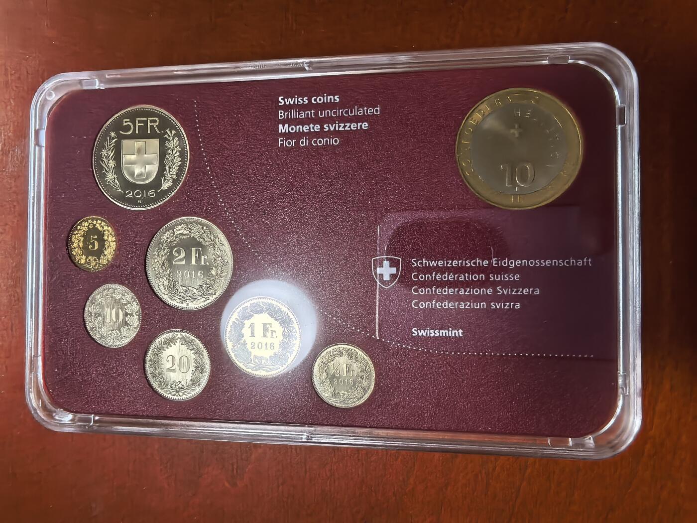 长老汇马年精选第二场拍卖 2016瑞士精制币8枚套，盒证全，含10法郎精制双色币1枚