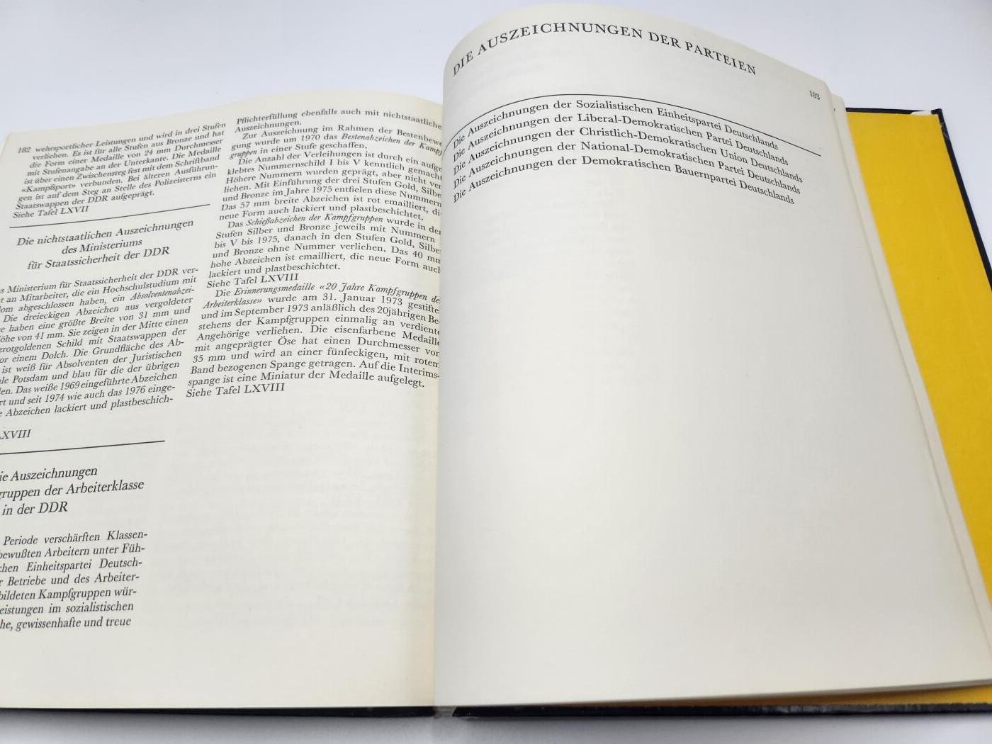 南水社第二次拍卖 德意志民主共和国勋章图鉴 德意志民主共和国军事出版社出版（详情请看介绍）
