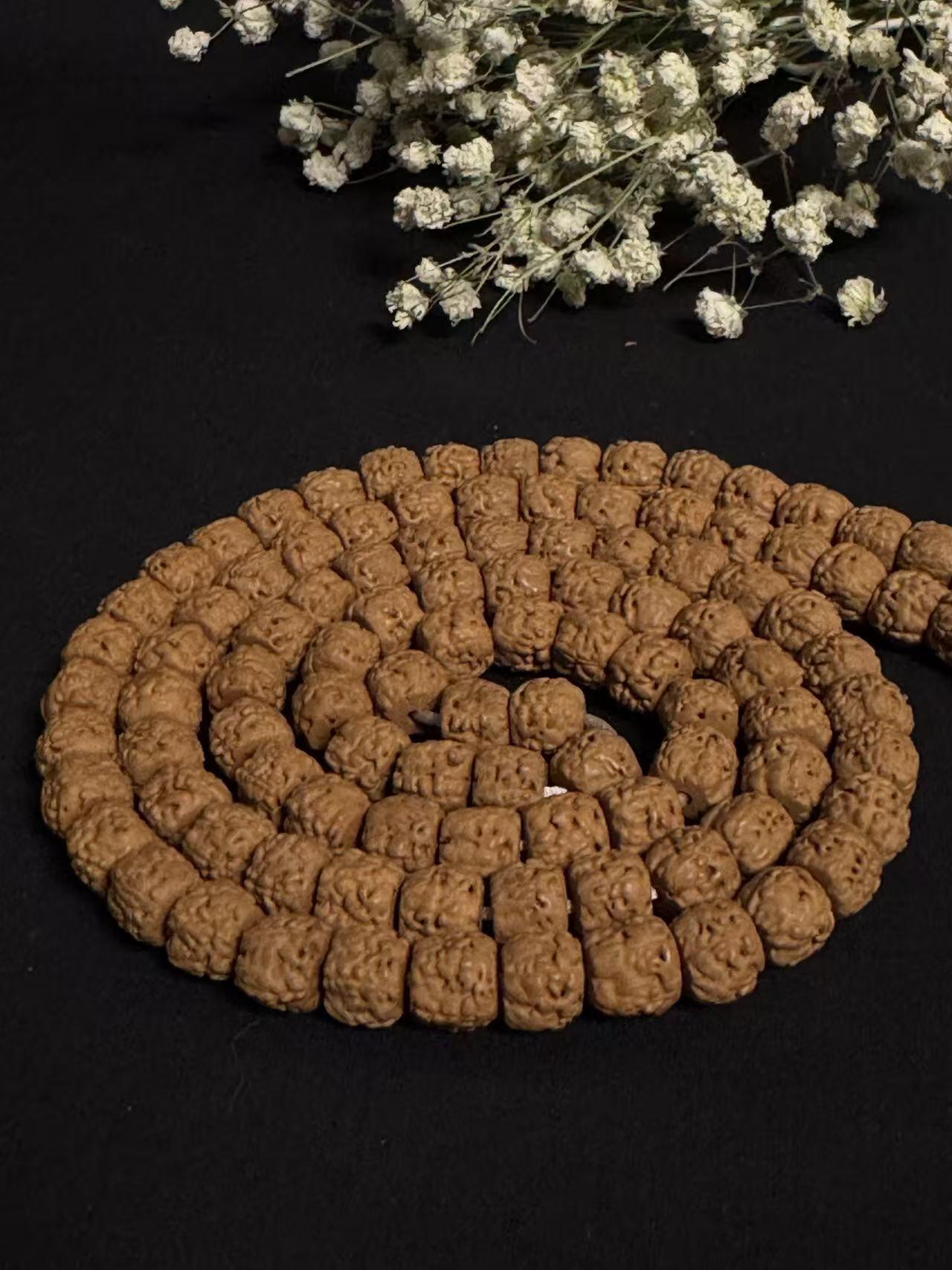 零元拍：龙切 五爪金龙佛手金刚长串9 MM左右108+，非常容易变红，坊间人称三日红。