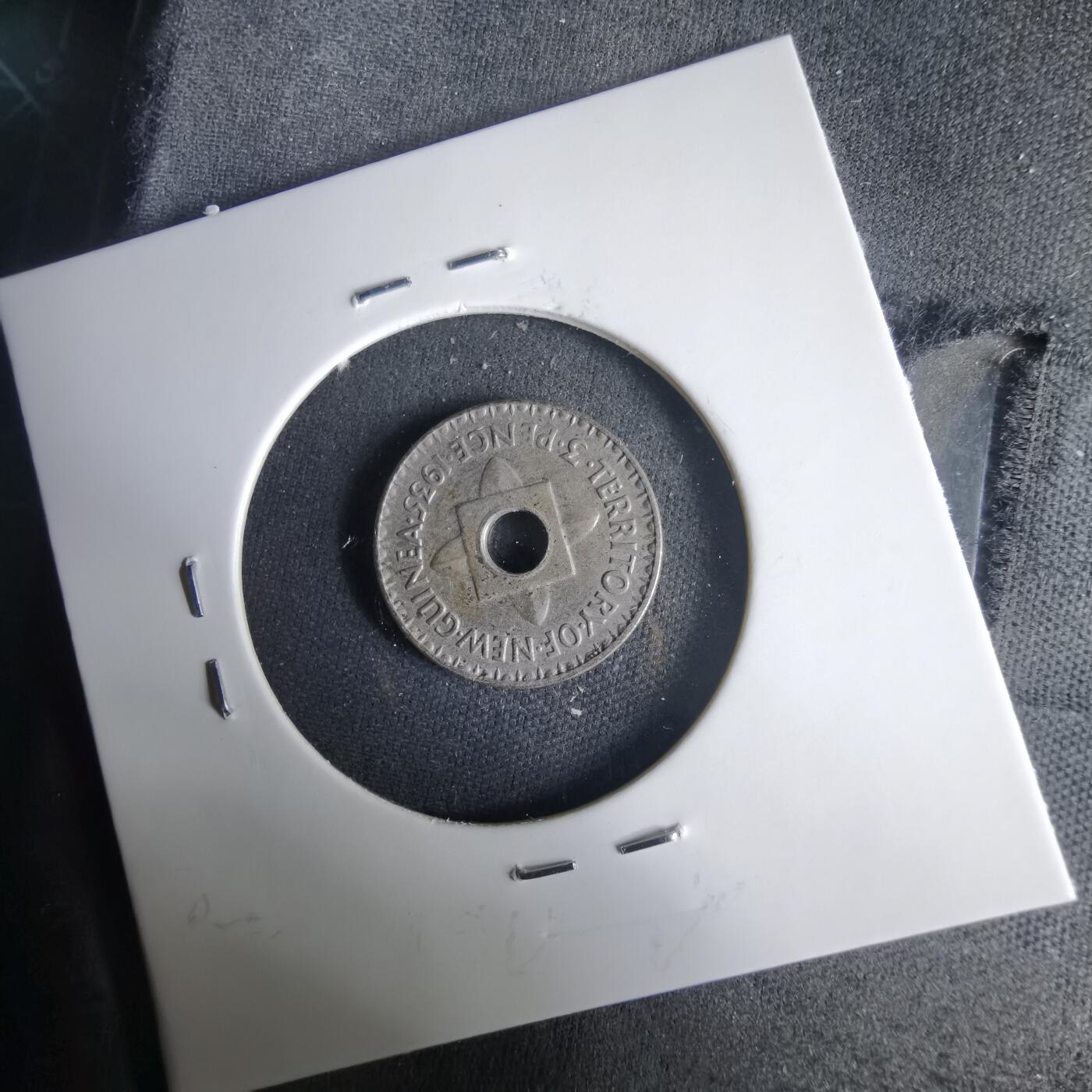 沼泽如烟--第1001场 英属新几内亚1935年3便士