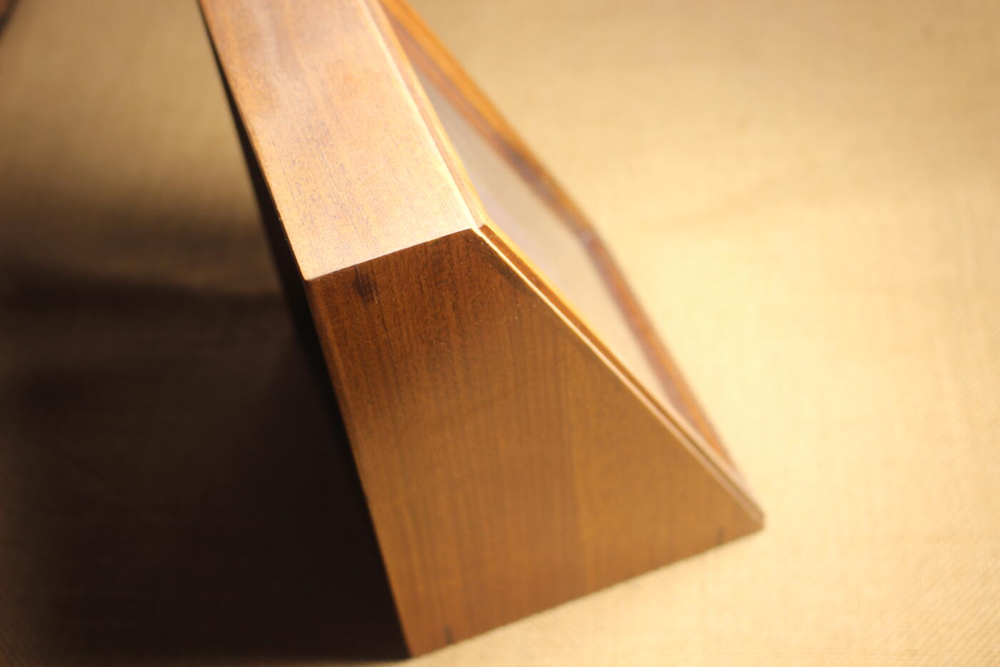 2026.2.22日系拍卖 四等瑞宝章，银质珐琅局部镀金，战后式样，附法务省订制展示盒，库存品相