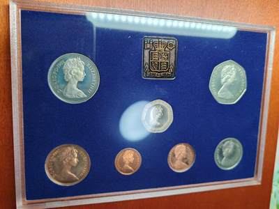 长老汇马年精选第十九场拍卖 1982英国7枚套，带外纸