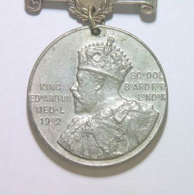 英国1904年 爱德华七世高浮雕精制大合金章 带铭牌 40MM - 英国1904年 爱德华七世高浮雕精制大合金章 带铭牌 40MM