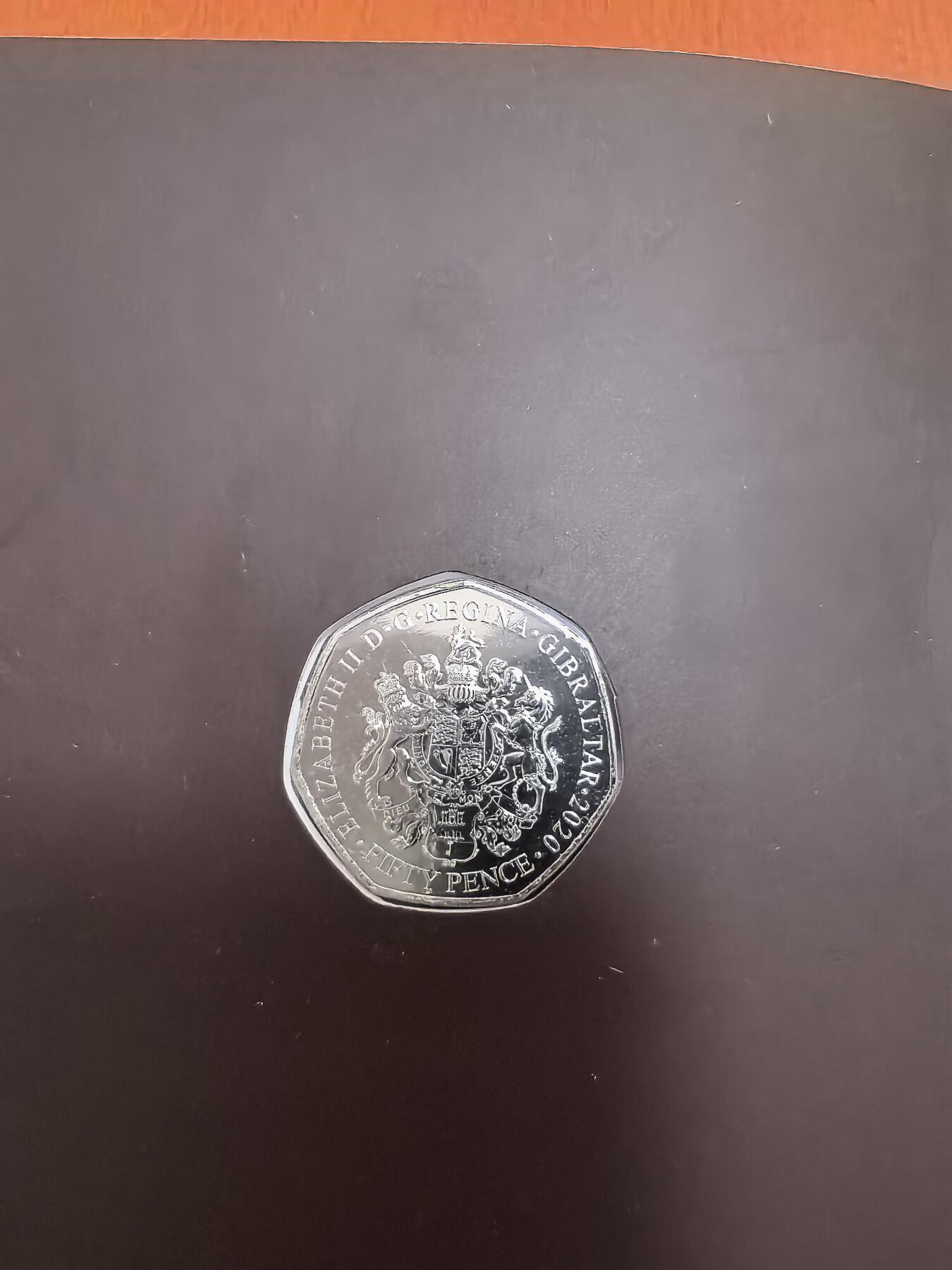 长老汇马年精选第二场拍卖 2020直布罗陀抗疫英雄50便士七边形铜镍币，卡装