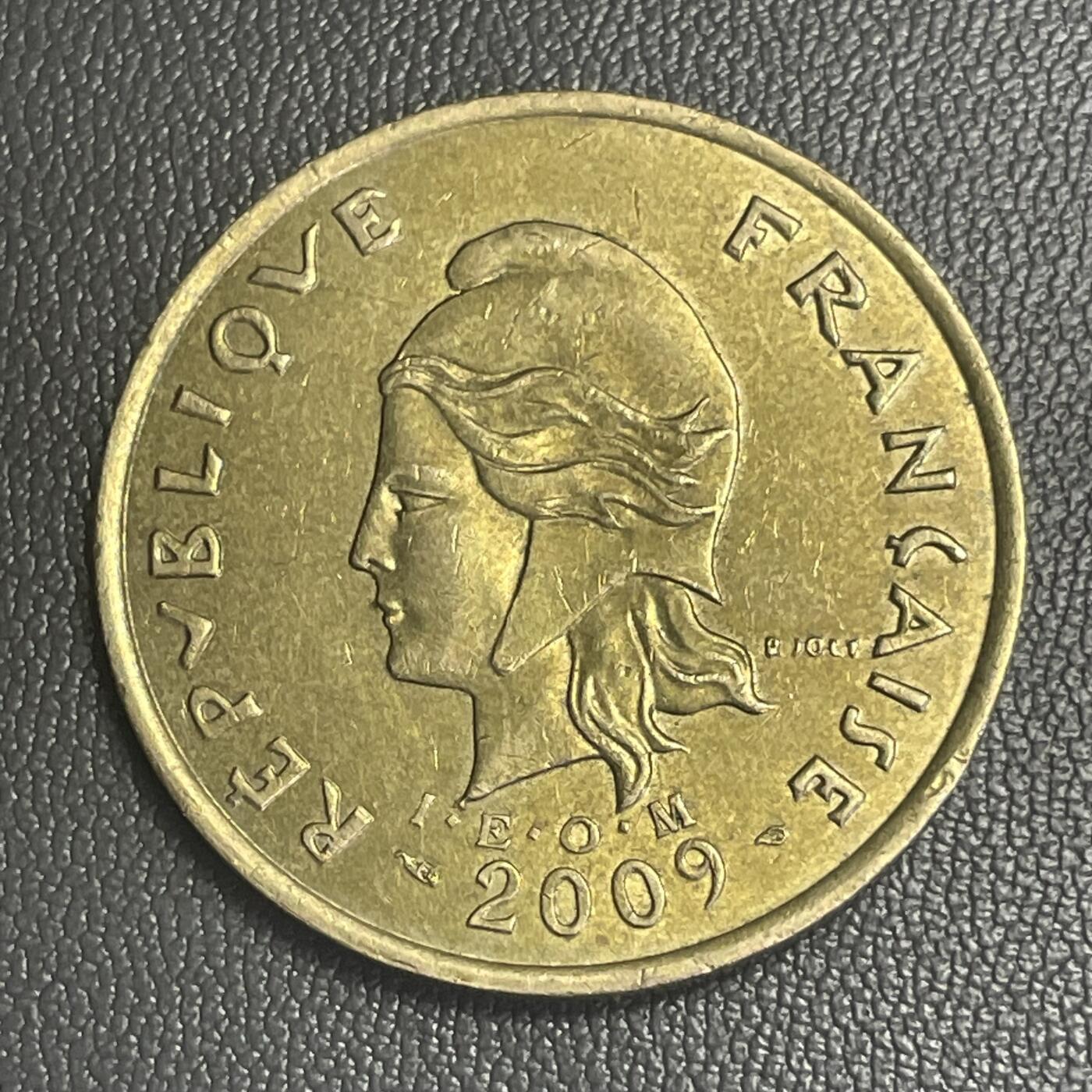 回流0218 新春快乐，马年大吉！ 全新法属新喀里多尼亚2009年100法郎铜币 土著房屋