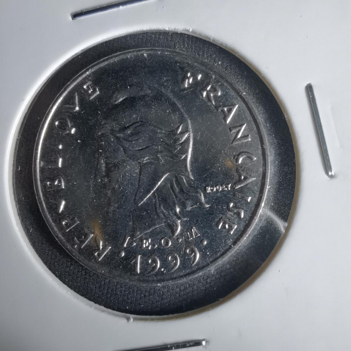 沼泽如烟--第1001场 法属新喀里多尼亚1999年10法郎