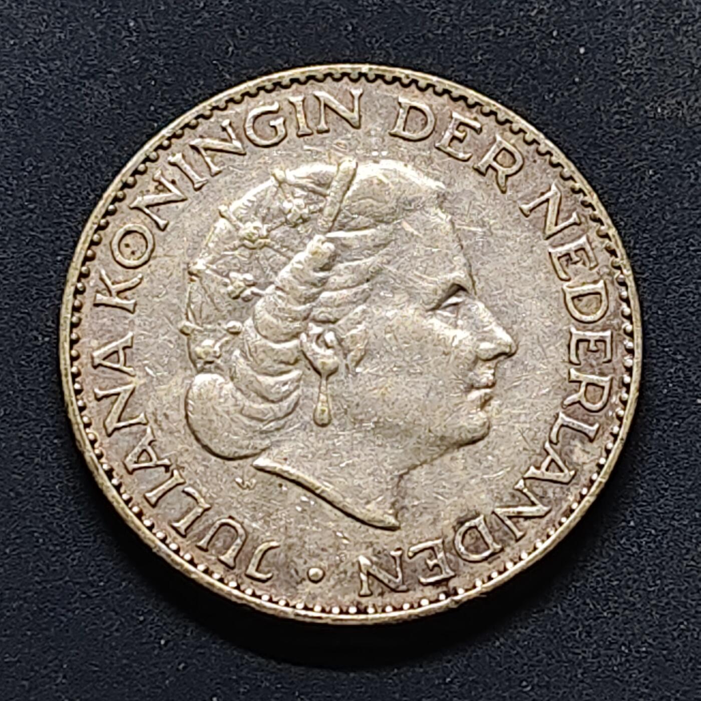 【全场包邮】纯粹捡漏拍504场-更新中 荷兰1956年朱莉安娜女王1盾银币【25毫米6.5克72%】