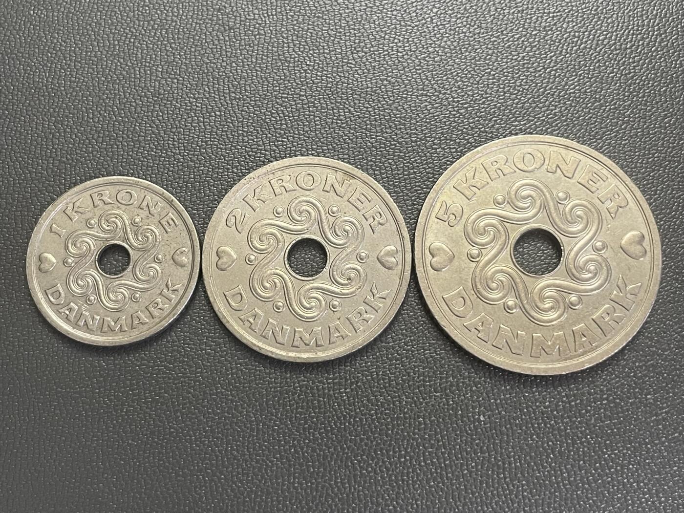 回流0218 新春快乐，马年大吉！ 丹麦90年代1、2、5克朗中孔爱心硬币