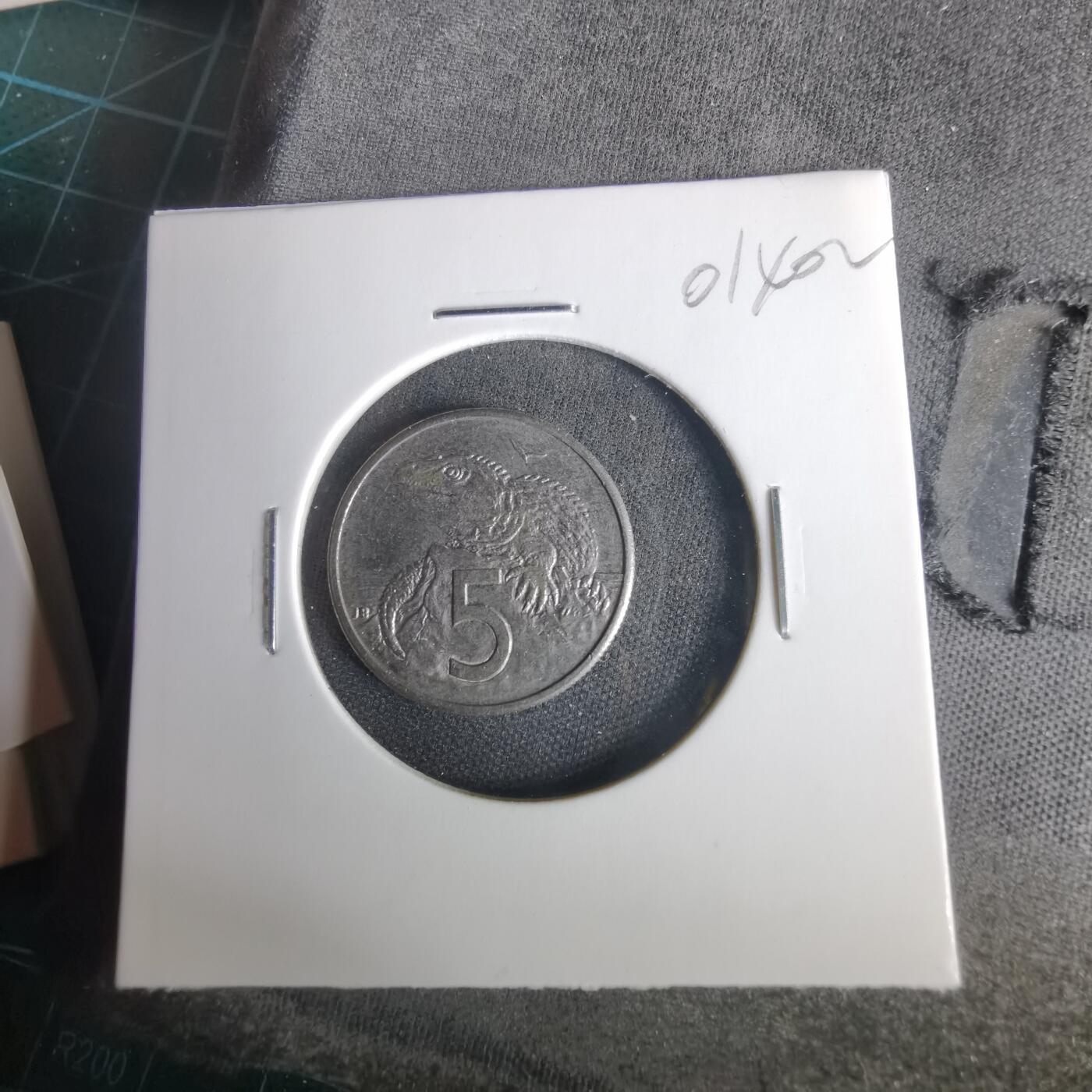 沼泽如烟--第1001场 新西兰1985年五分浅雕版