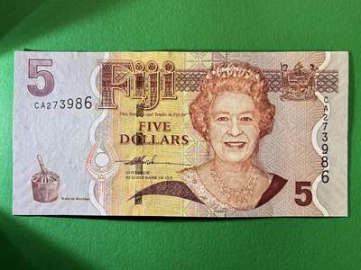 咖啡豆•收藏 2026年Feb_27th世界各国纸币拍卖 - 斐济岛 2007年 5元 全新UNC 外国纸币 女王钞