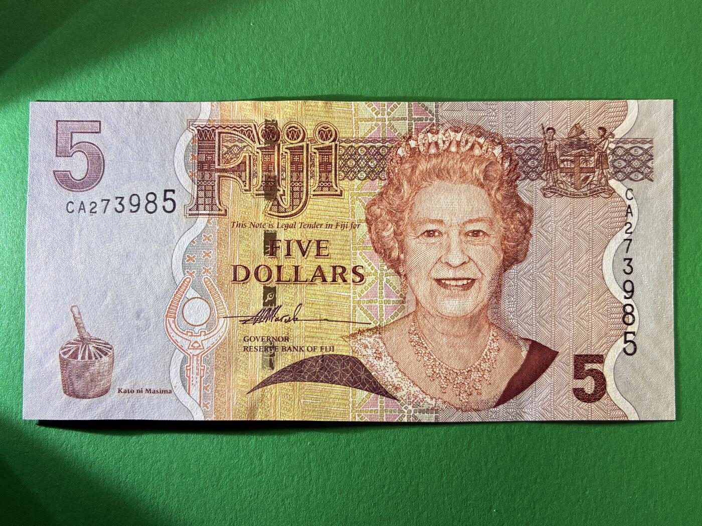 咖啡豆•收藏 2026年Feb_27th世界各国纸币拍卖 斐济岛 2007年 5元 全新UNC 外国纸币 女王钞