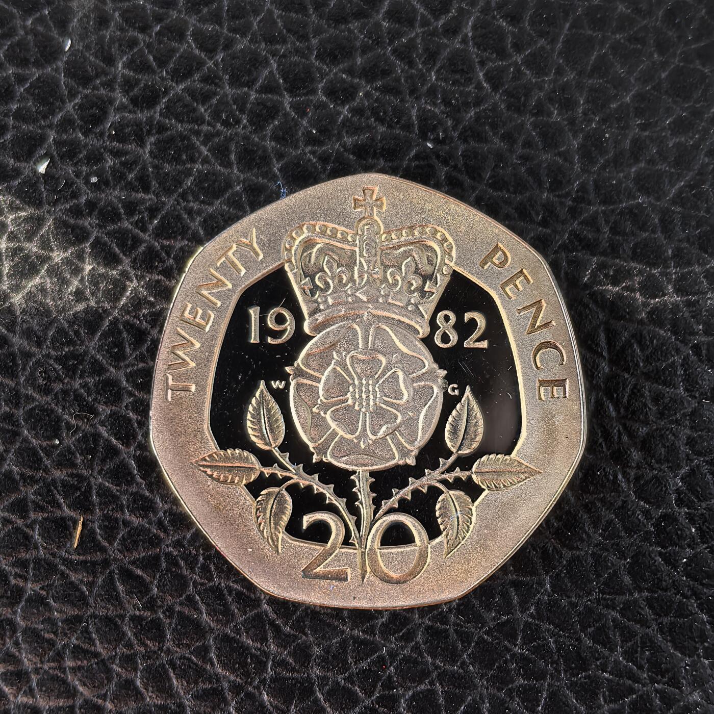 道一币馆币章第一百六十六场 原盒证 英国1982年20便士精制银币